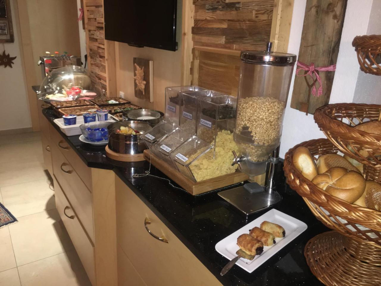 Breitenbach am Inn Pension Edelweiss מראה חיצוני תמונה